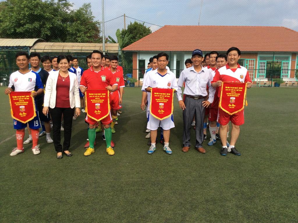 Giao lưu bóng đá